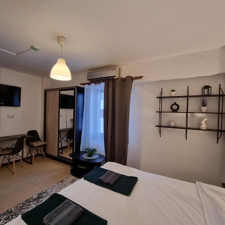 Central & Comfy, Peaceful Apt In Iasi Exterior photo